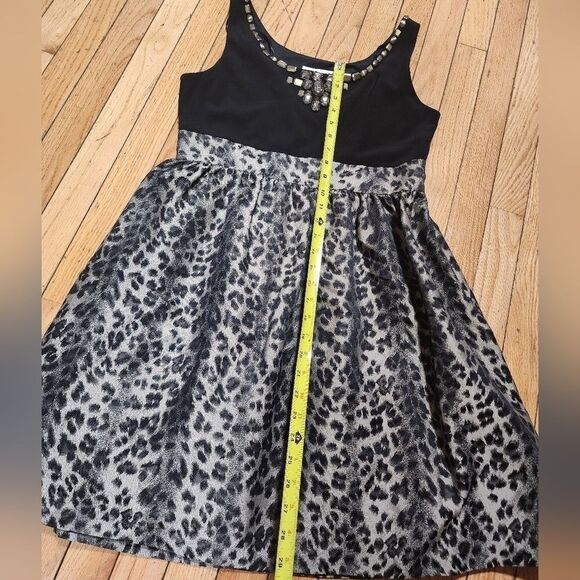Laura Petites Dress Leopard Print Embellished Empire Waist Women’s Size 12P - Picture 3 of 12